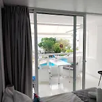 Under The Palm Appartement