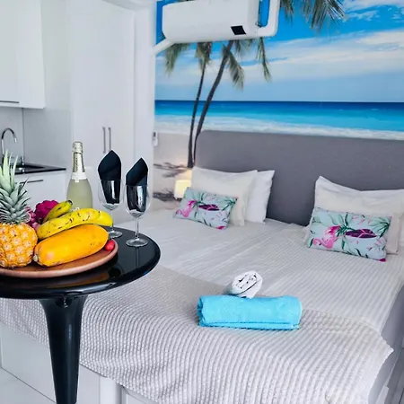 Under The Palm Playa de las Américas