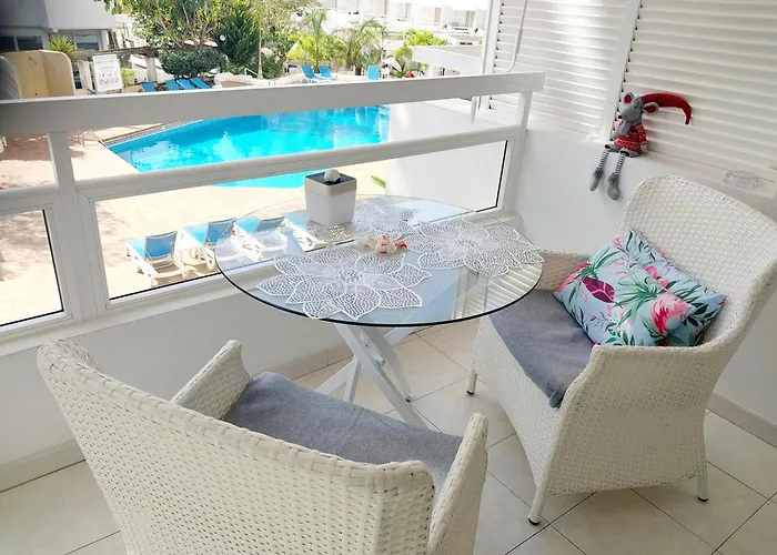 아파트 Under The Palm *