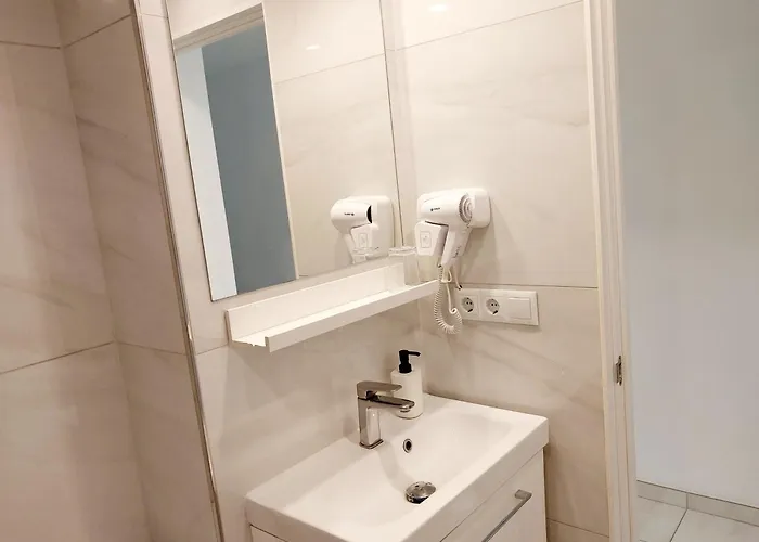 아파트 Under The Palm *