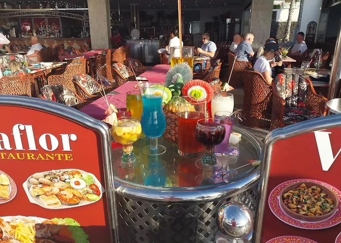 Under The Palm * Πλάγια ντε λας Αμέρικας