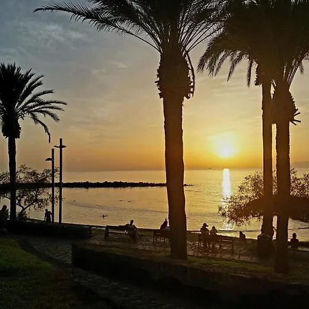 Under The Palm Апартаменты