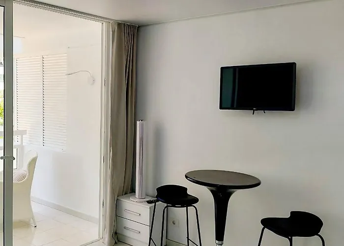 Under The Palm بلايا ذي لاس أميريكاس